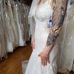 Essence of Australia Wedding Gown - Style D2770